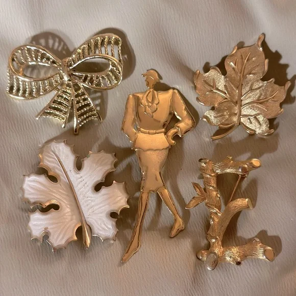 Goldtone NWOT brooch bundle - Picture 2 of 6